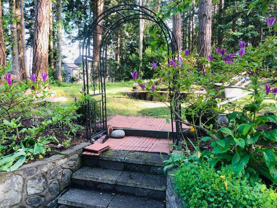 Saanichton Waterfront 2Br Suite With Superb Views Exterior foto